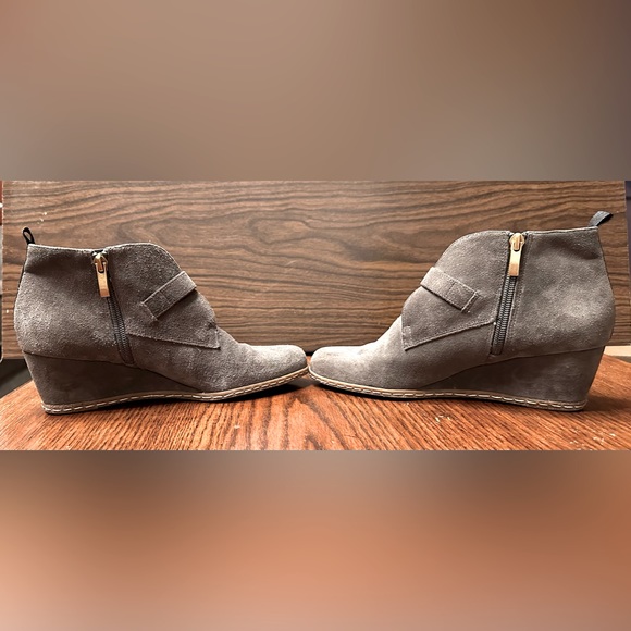 🩵4 items for $30- Franco Sarto gray suede wedge booties with gold buckle. 501 - Picture 7 of 12
